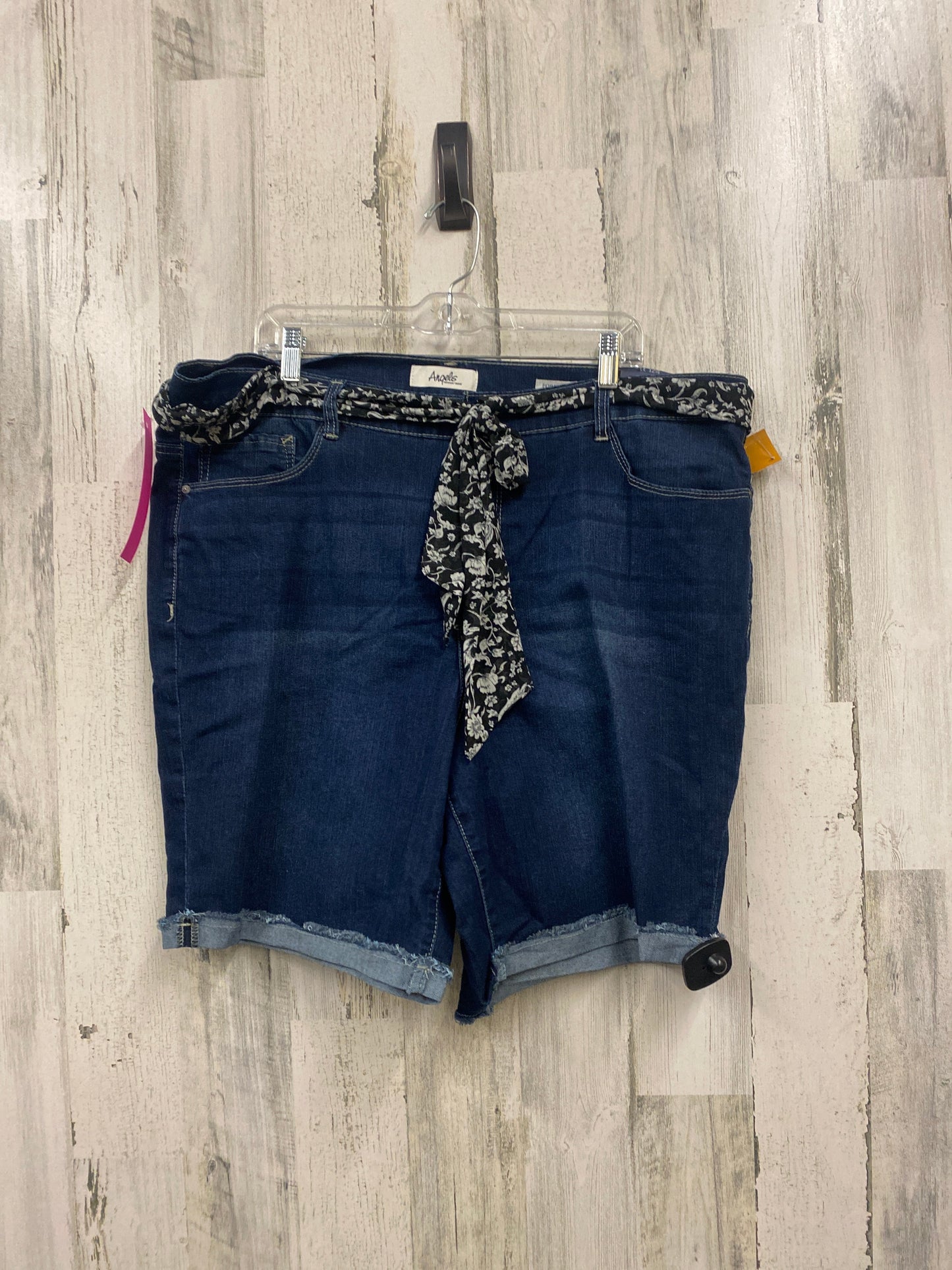 Shorts By Clothes Mentor  Size: 22