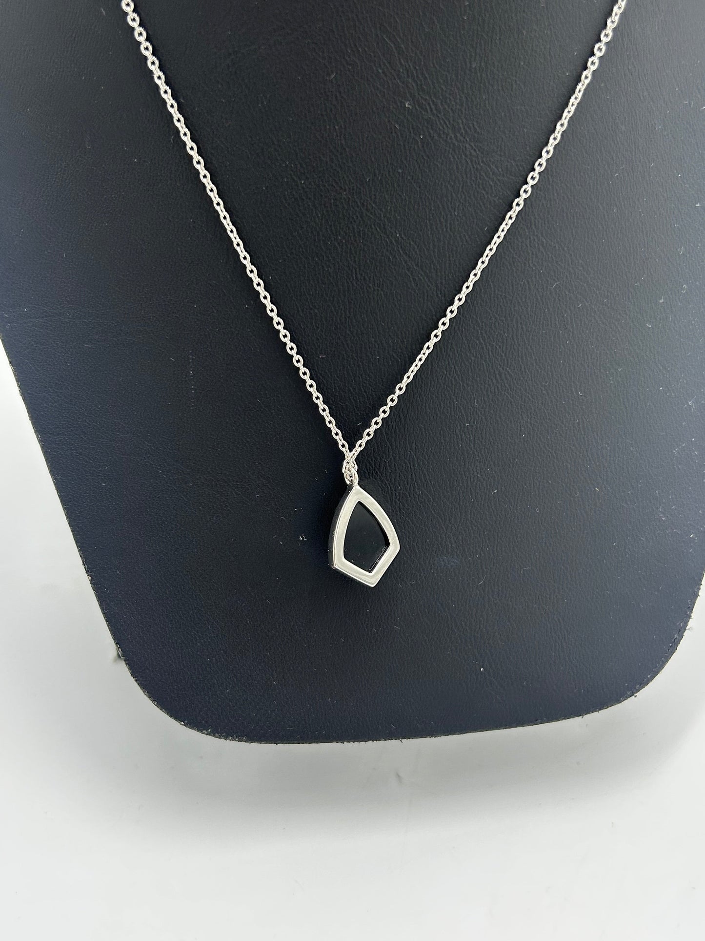 Necklace Designer By Kendra Scott