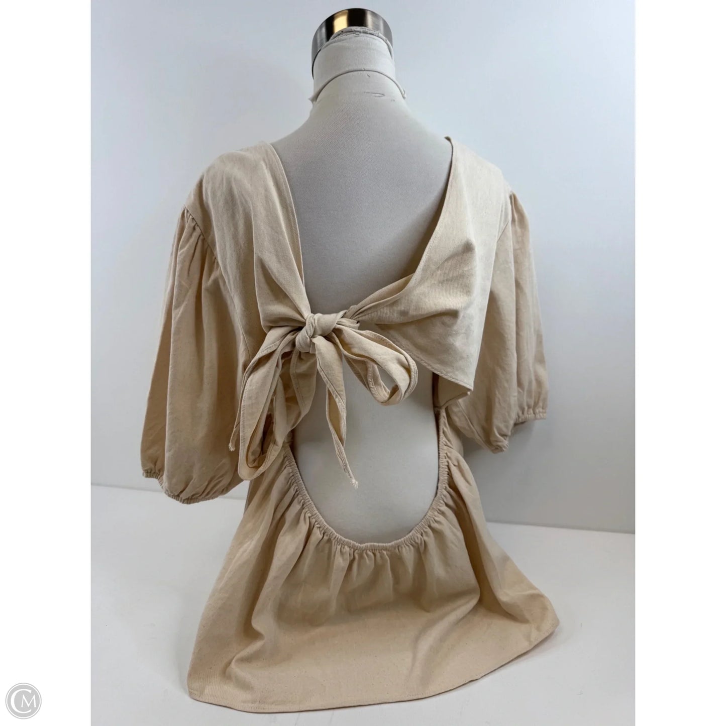 Top Short Sleeve By Pol In Beige, Size: M