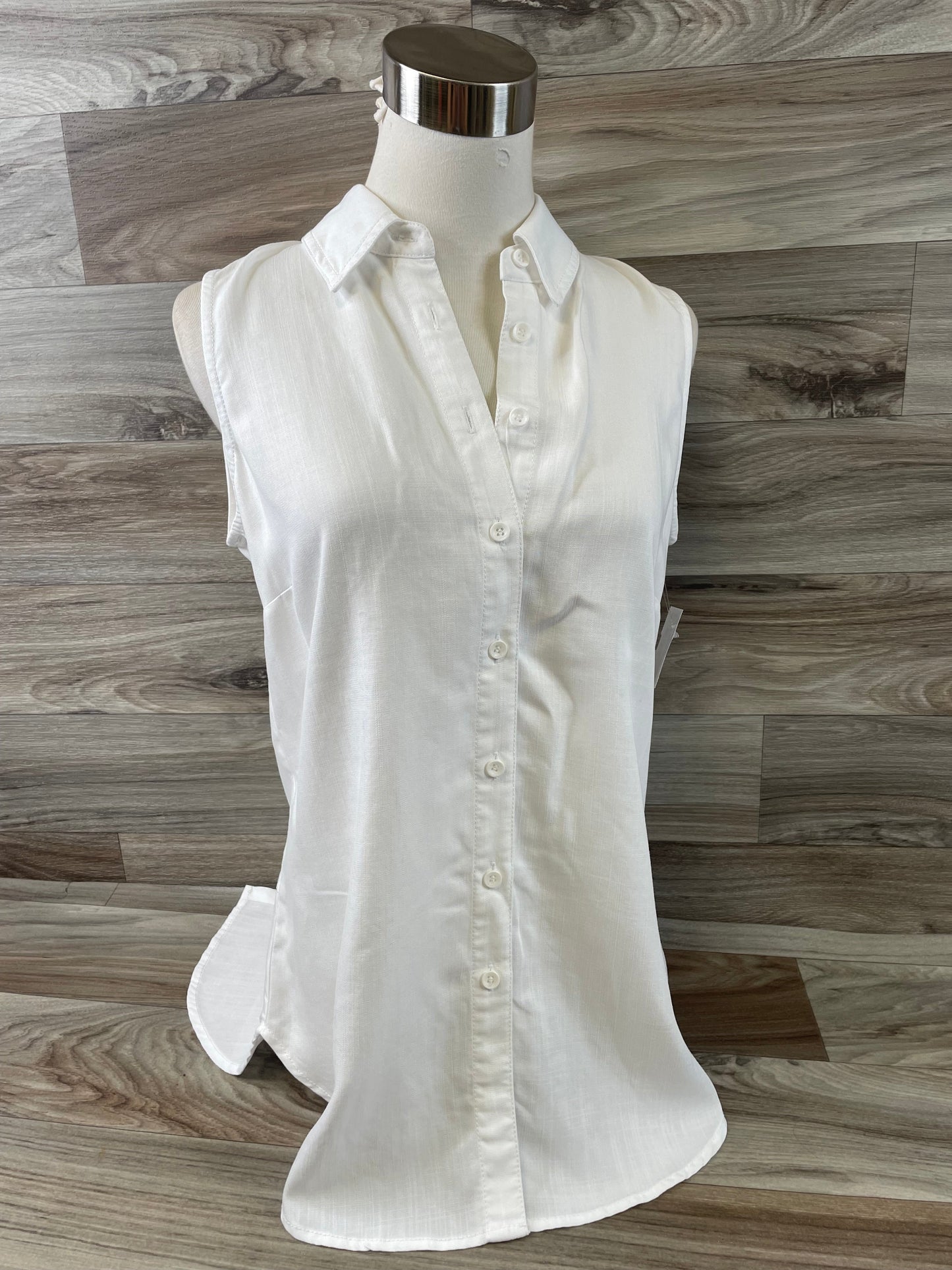 White Top Sleeveless Clothes Mentor, Size Xs