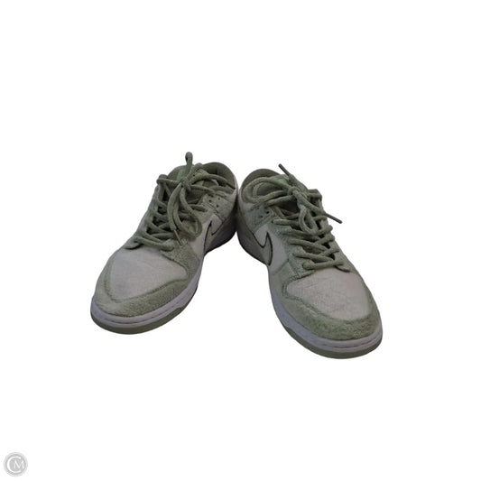 Shoes Sneakers By Nike Apparel In Green & White, Size: 8