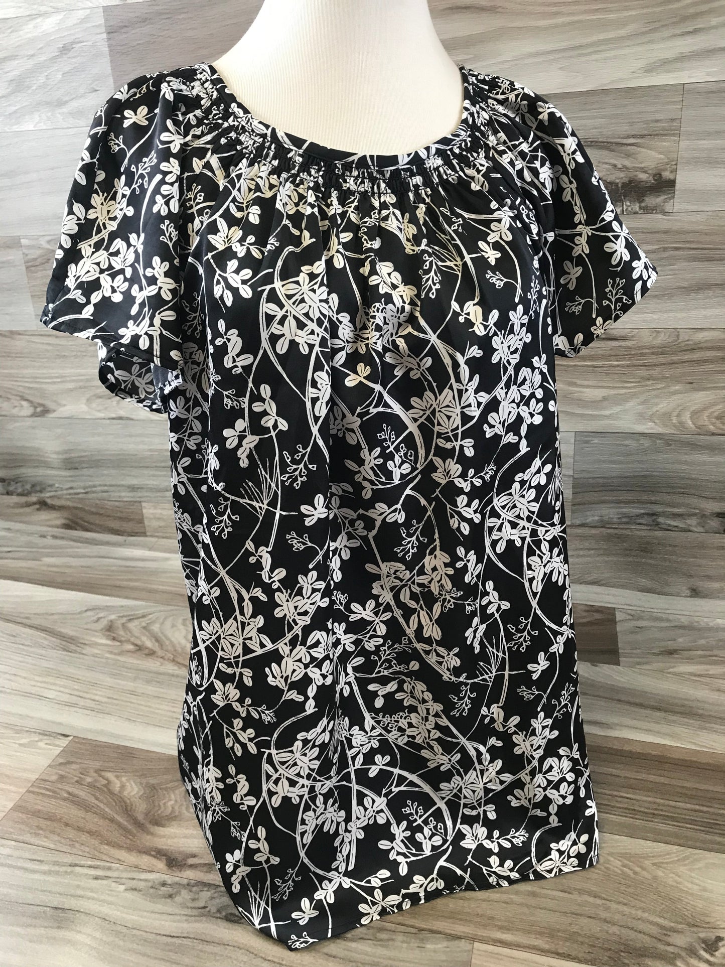 Top Short Sleeve By Loft  Size: M