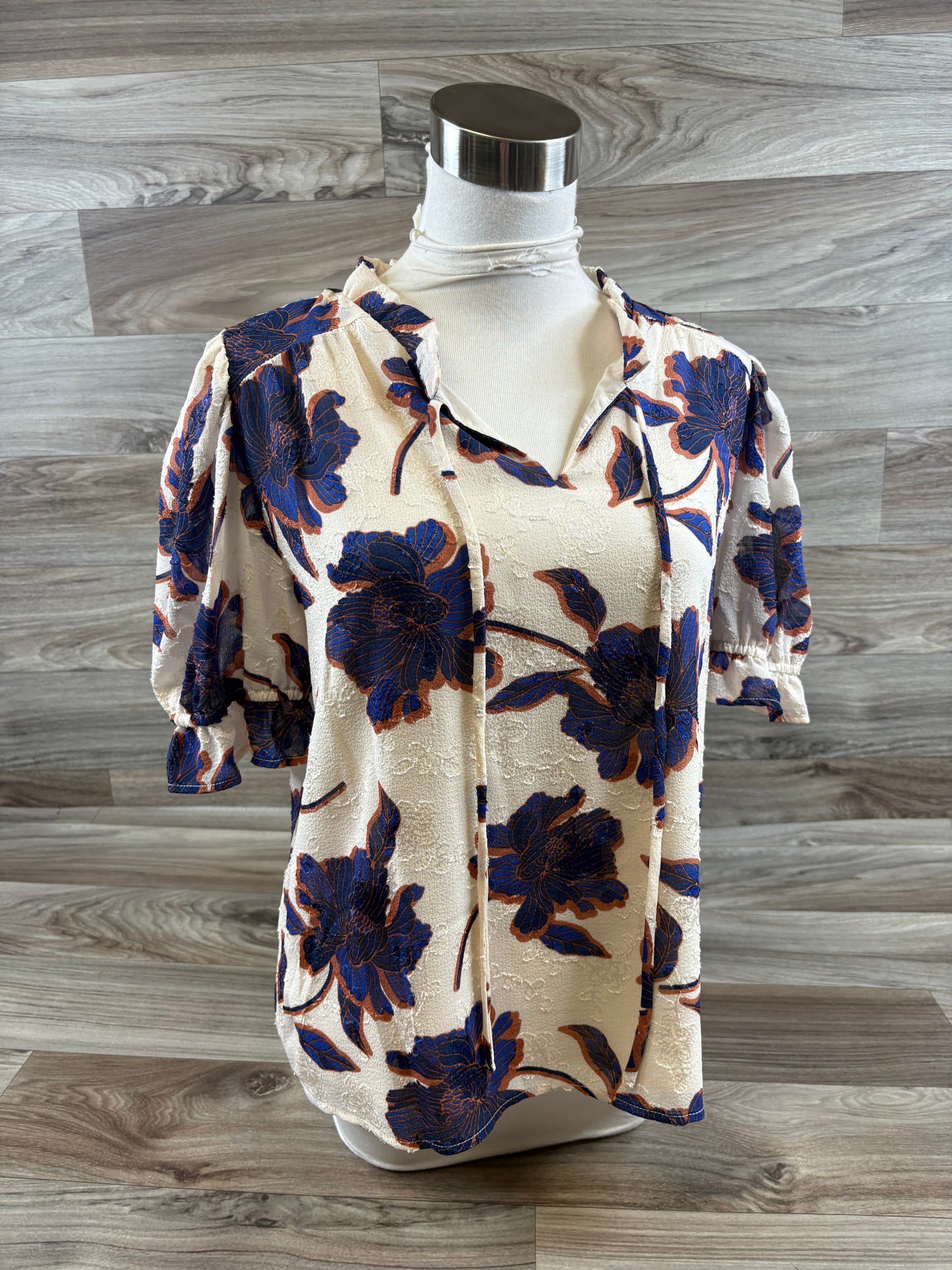 Top Short Sleeve Basic By Draper James In Blue & Cream, Size: S