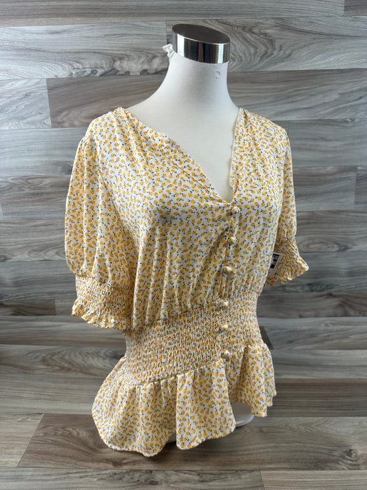 White & Yellow Top Short Sleeve Basic Sienna Sky, Size Xl