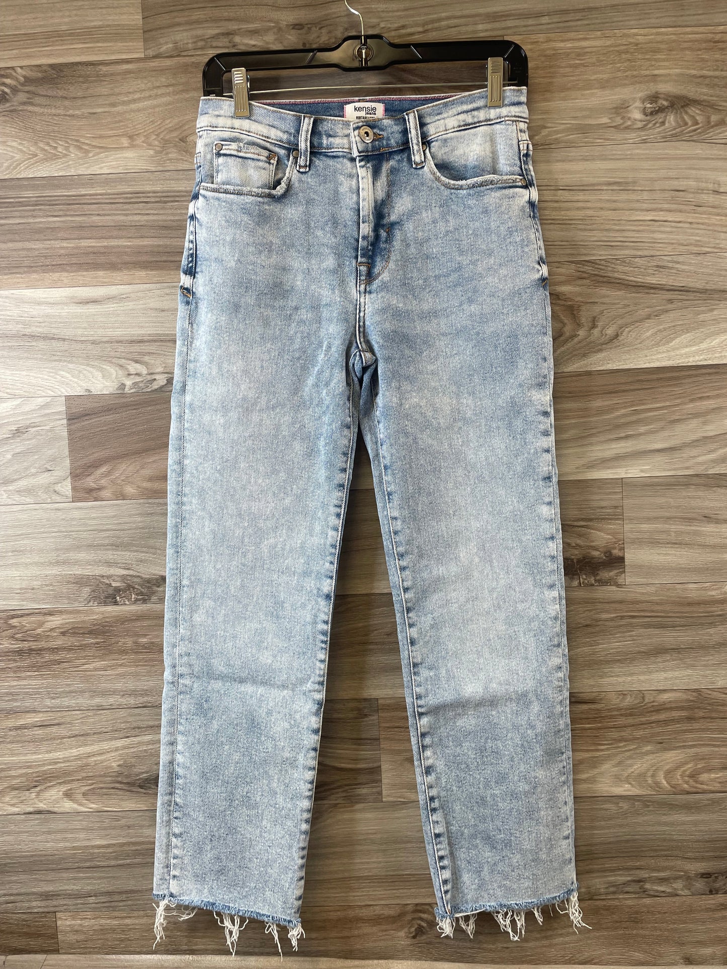 JEANS STRAIGHT KENSIE in BLUE DENIM, Size: 6