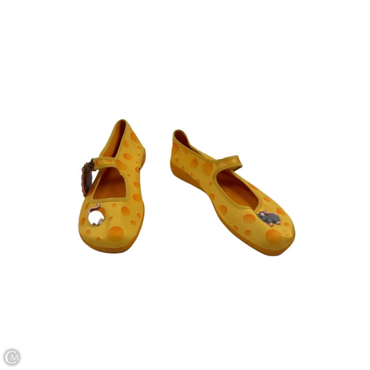 Shoes Flats By Clothes Mentor In Yellow, Size: 8.5