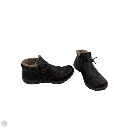 Boots Ankle Flats By Clarks In Brown, Size: 8