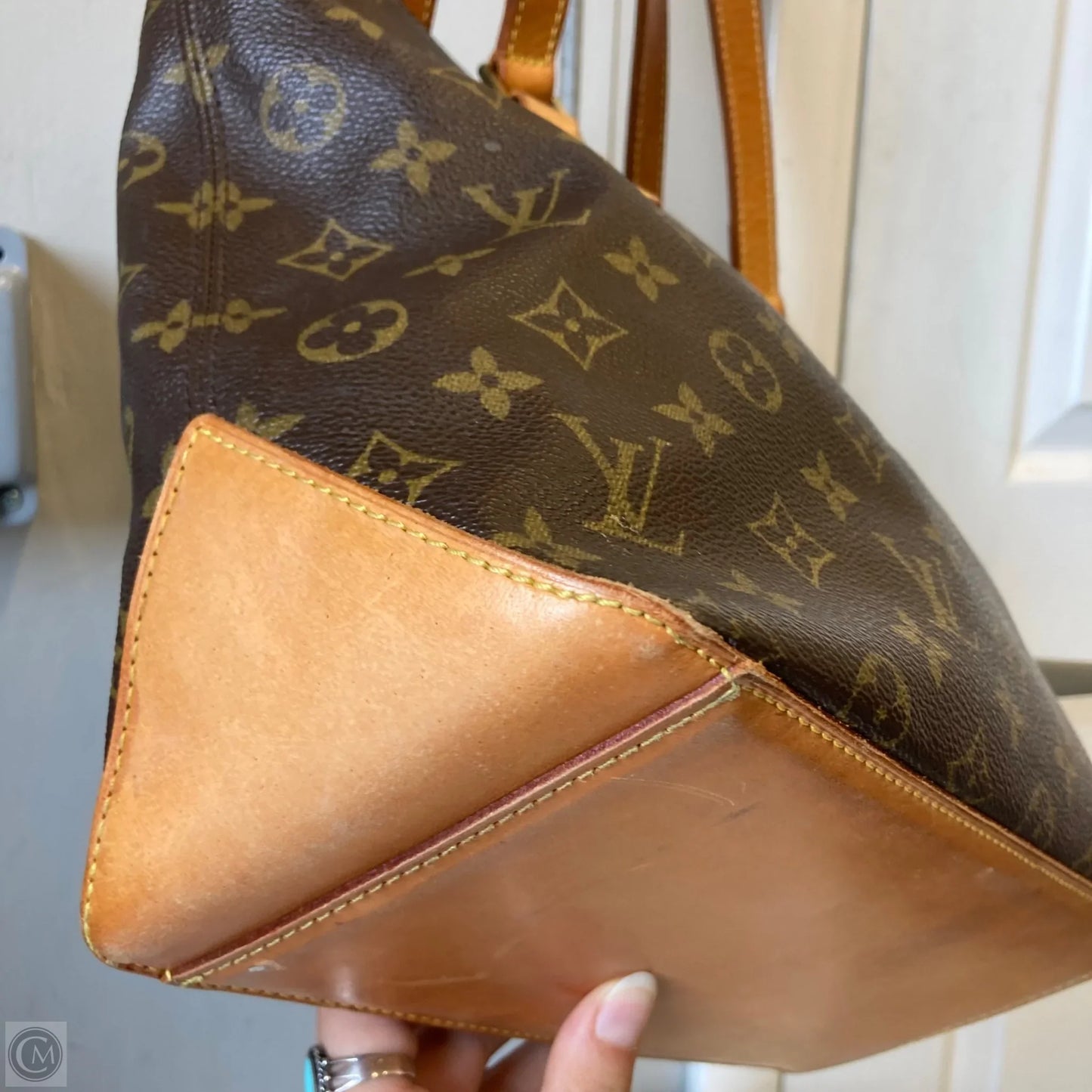 Handbag Luxury Designer By Louis Vuitton, Size: Medium