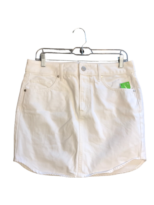 Shorts By Express  Size: 6