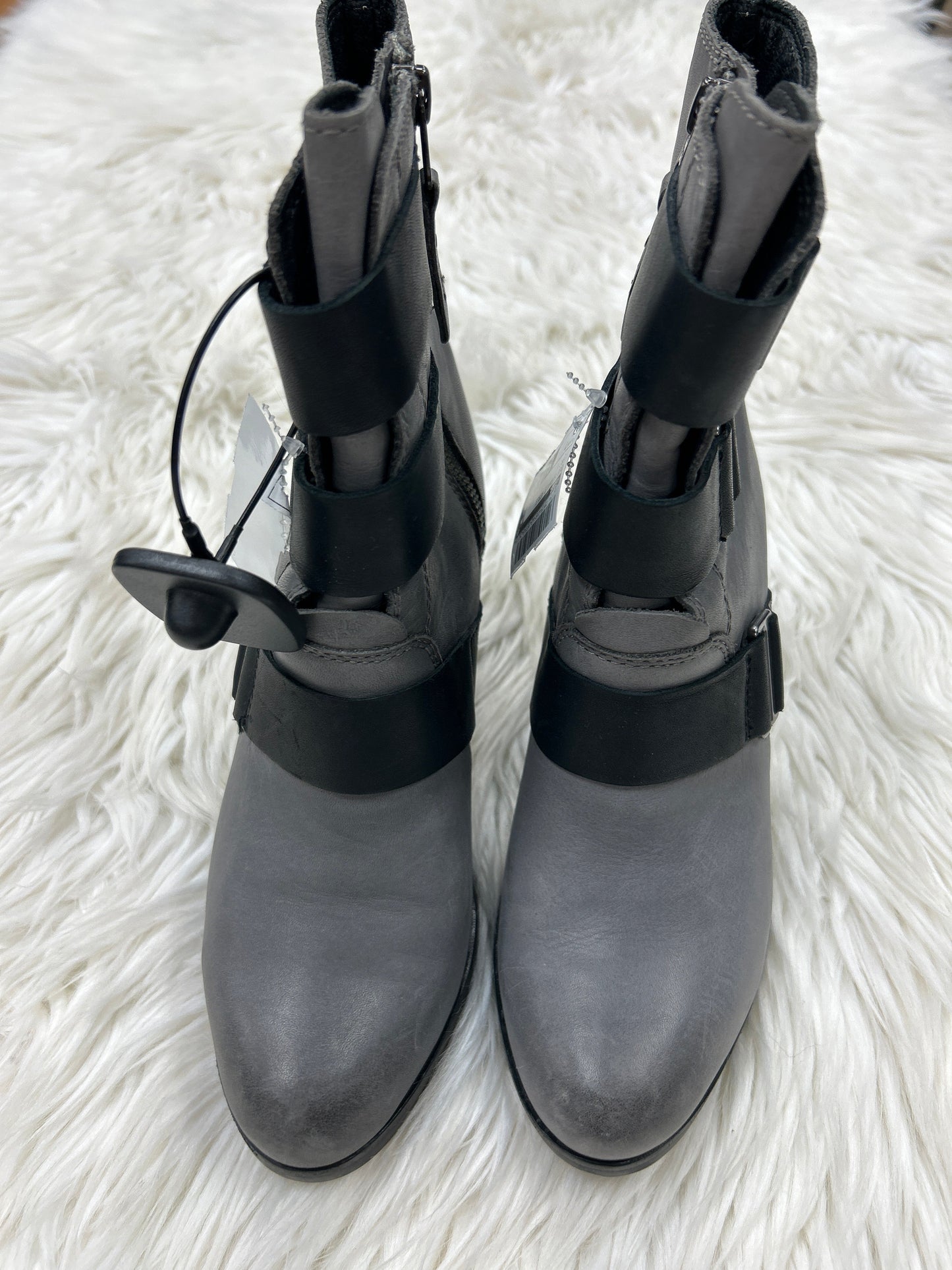 Boots Ankle Heels By Sorel In Grey, Size: 7
