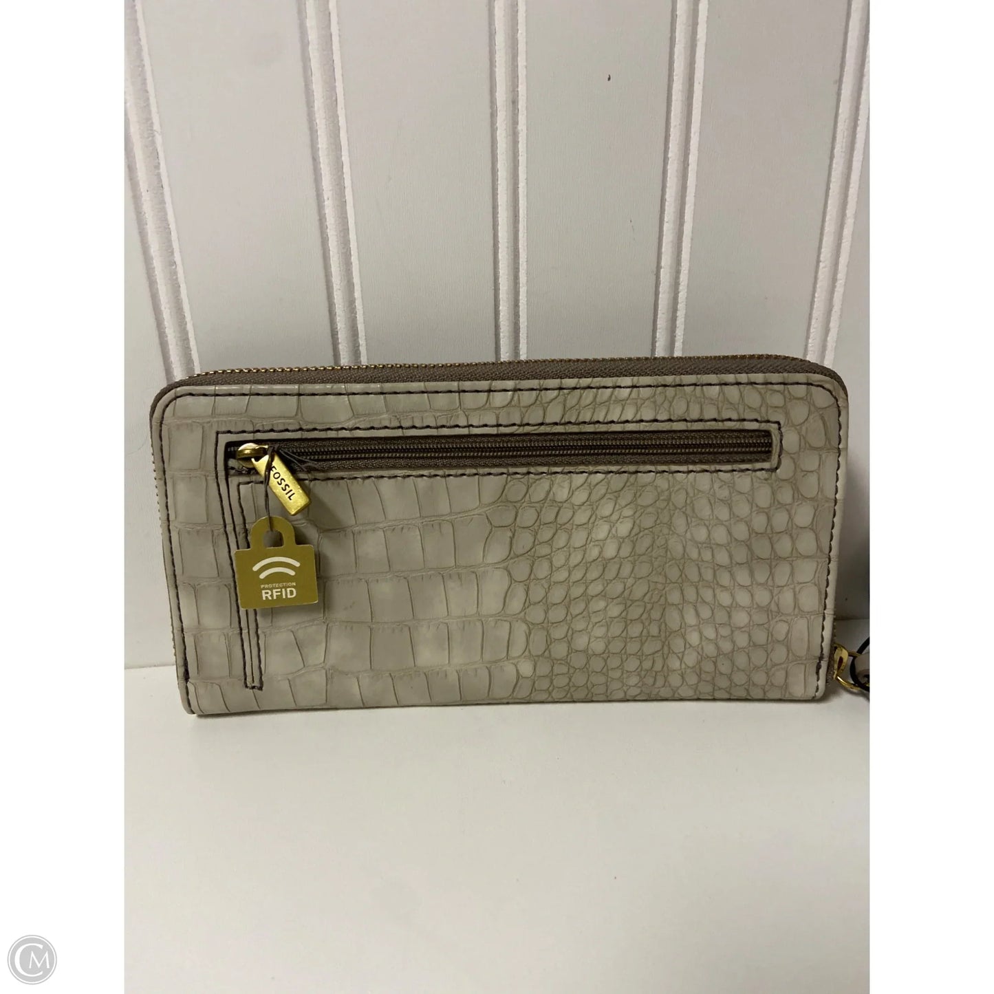 Wallet By Fossil, Size: Medium