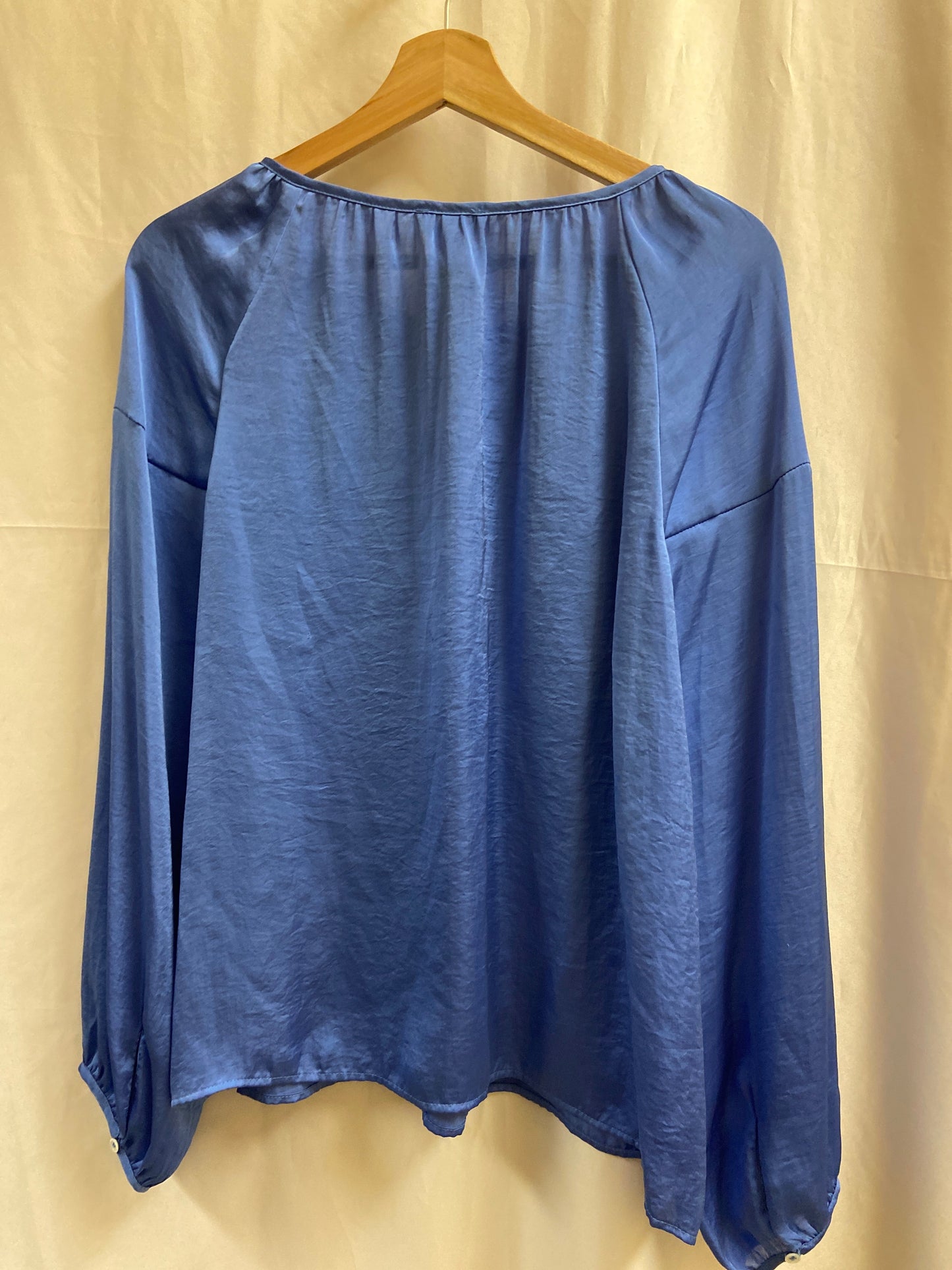 Top Long Sleeve By Vince Camuto  Size: M