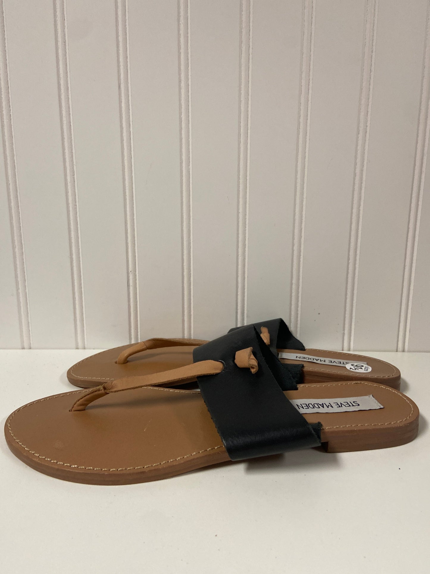 Tan Sandals Flip Flops Steve Madden, Size 9.5