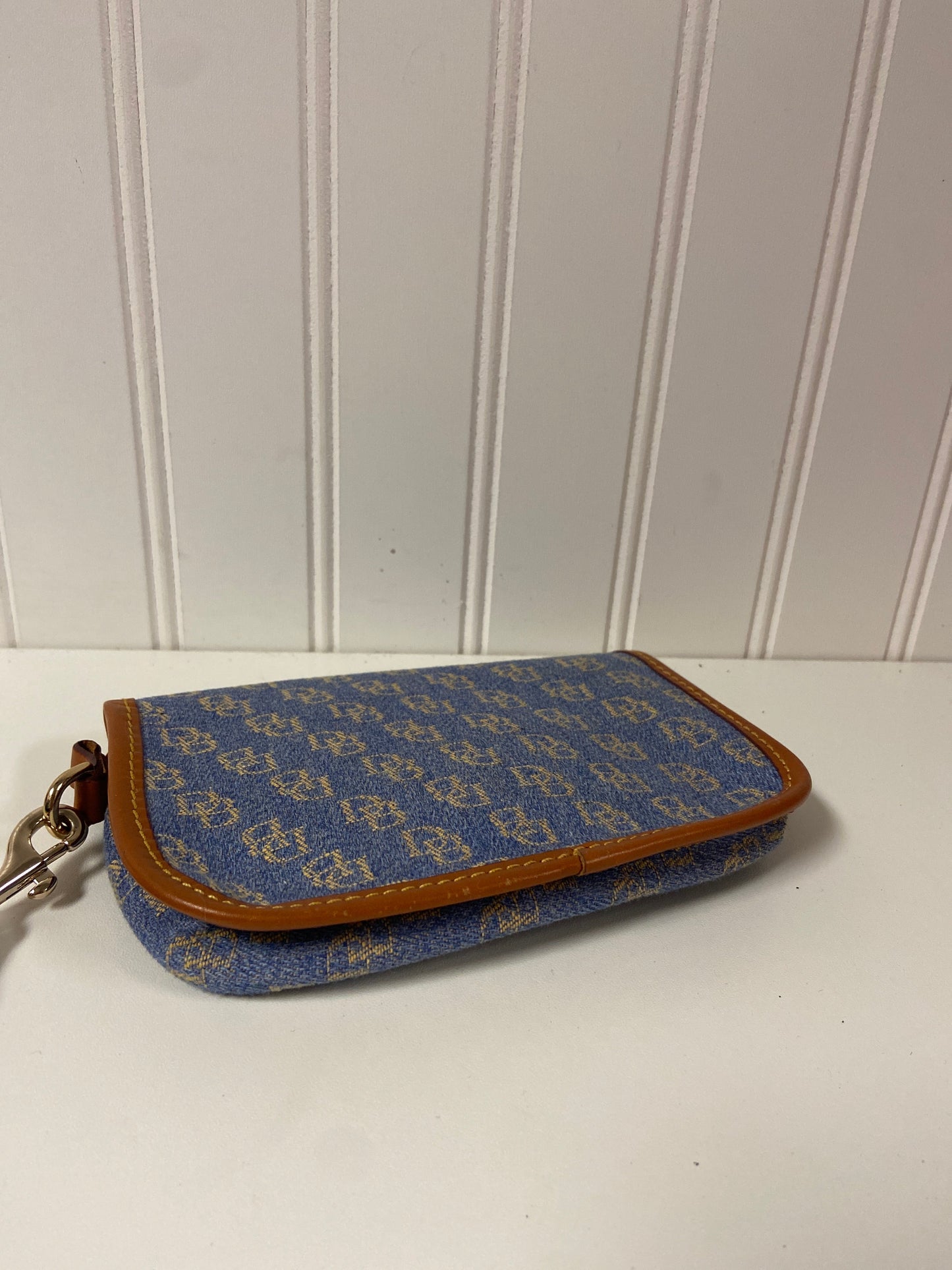 Wristlet Designer Dooney And Bourke, Size Small