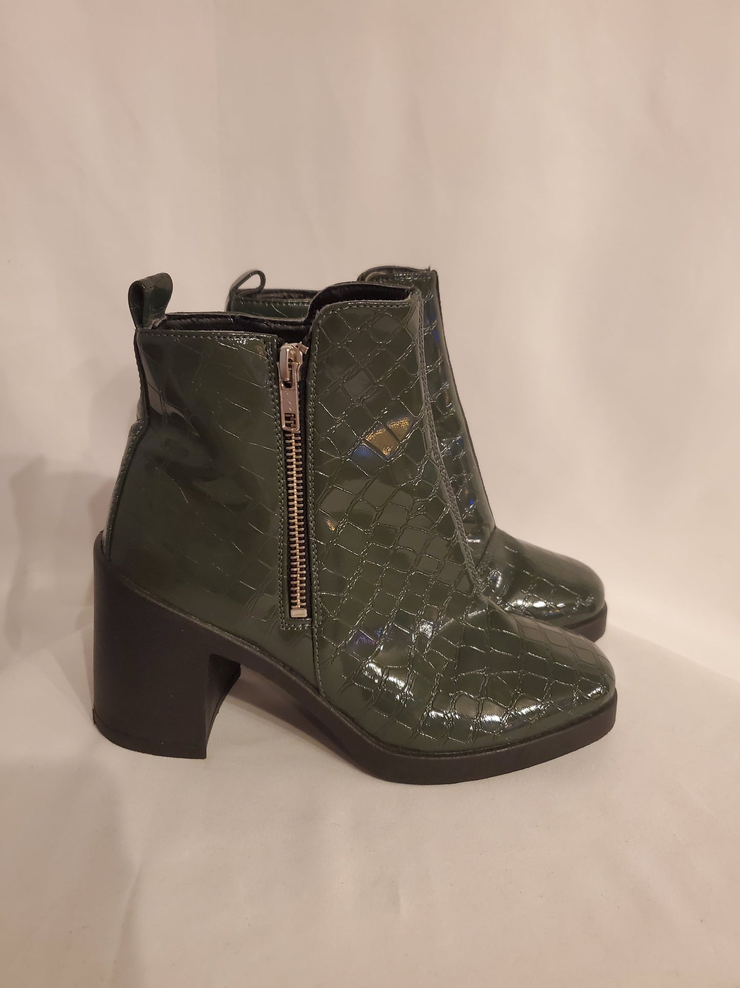 Boots Ankle Heels By Topshop  Size: 6