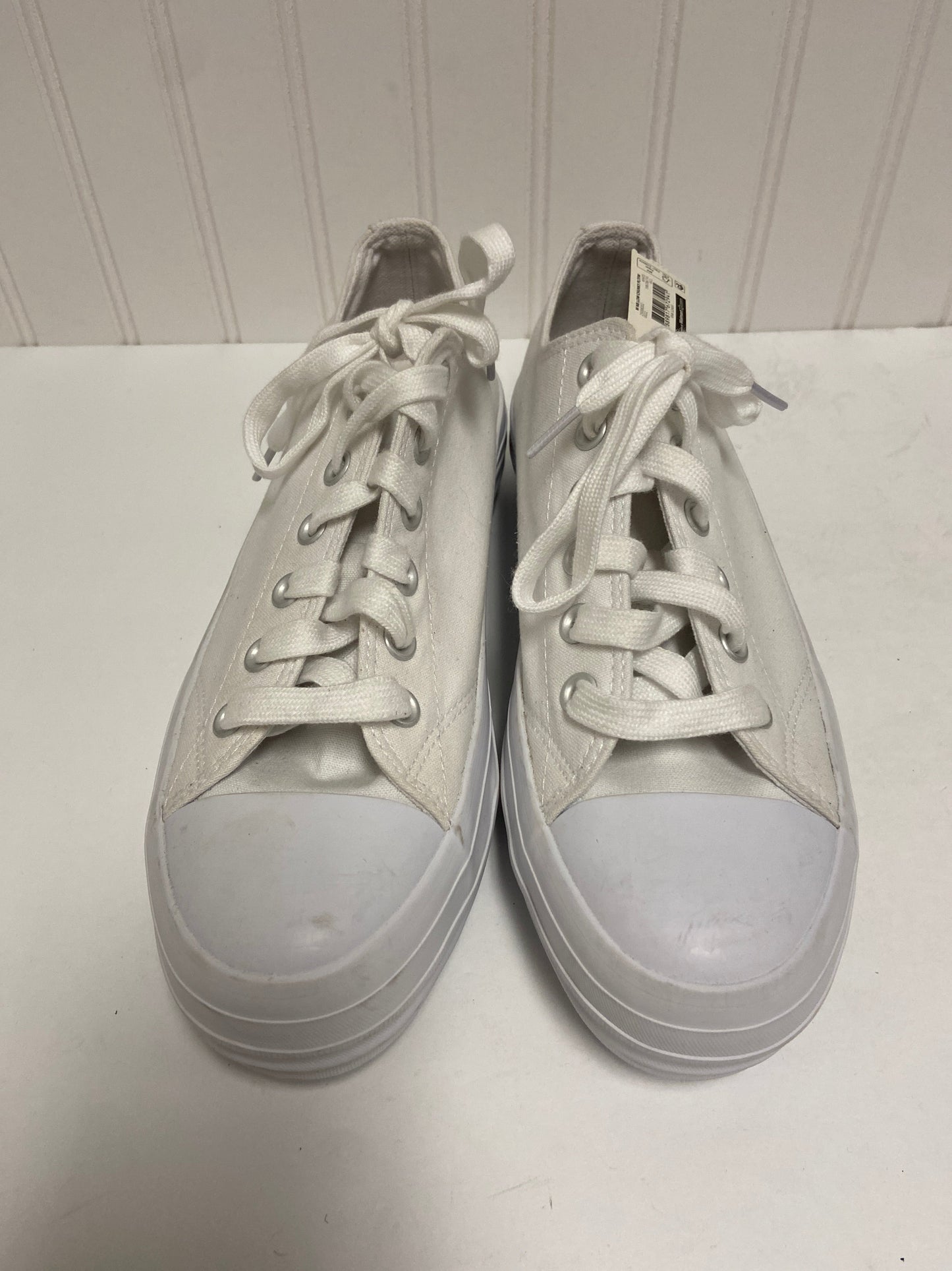 White Shoes Sneakers No Boundaries, Size 9.5