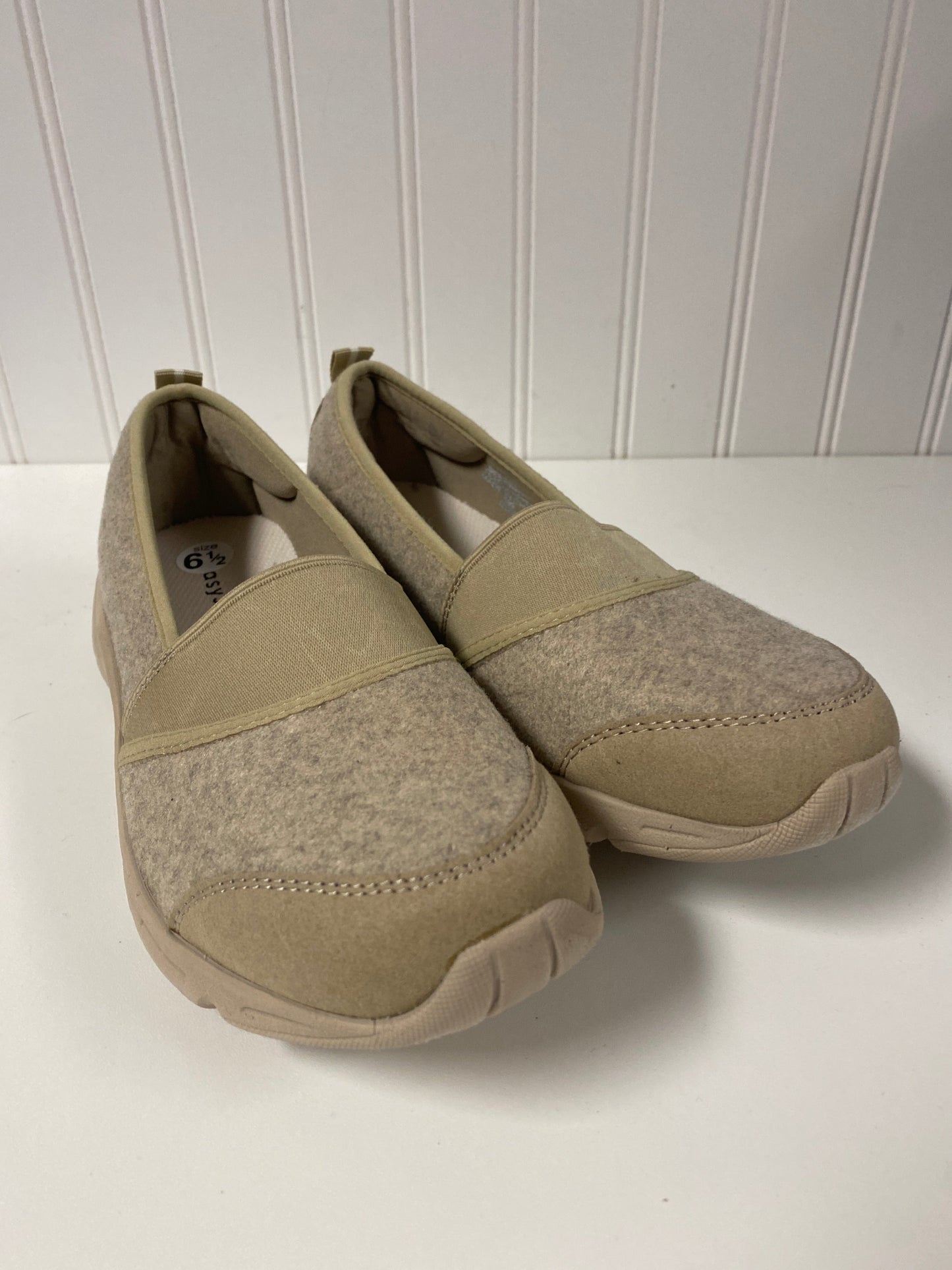 Beige Shoes Flats Easy Spirit, Size 6.5