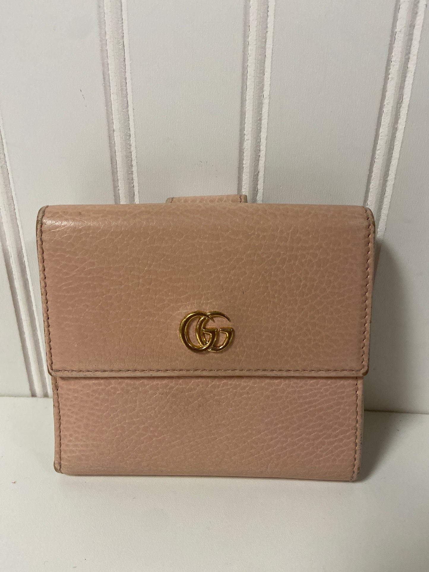 Wallet Luxury Designer By Gucci, Size: Medium