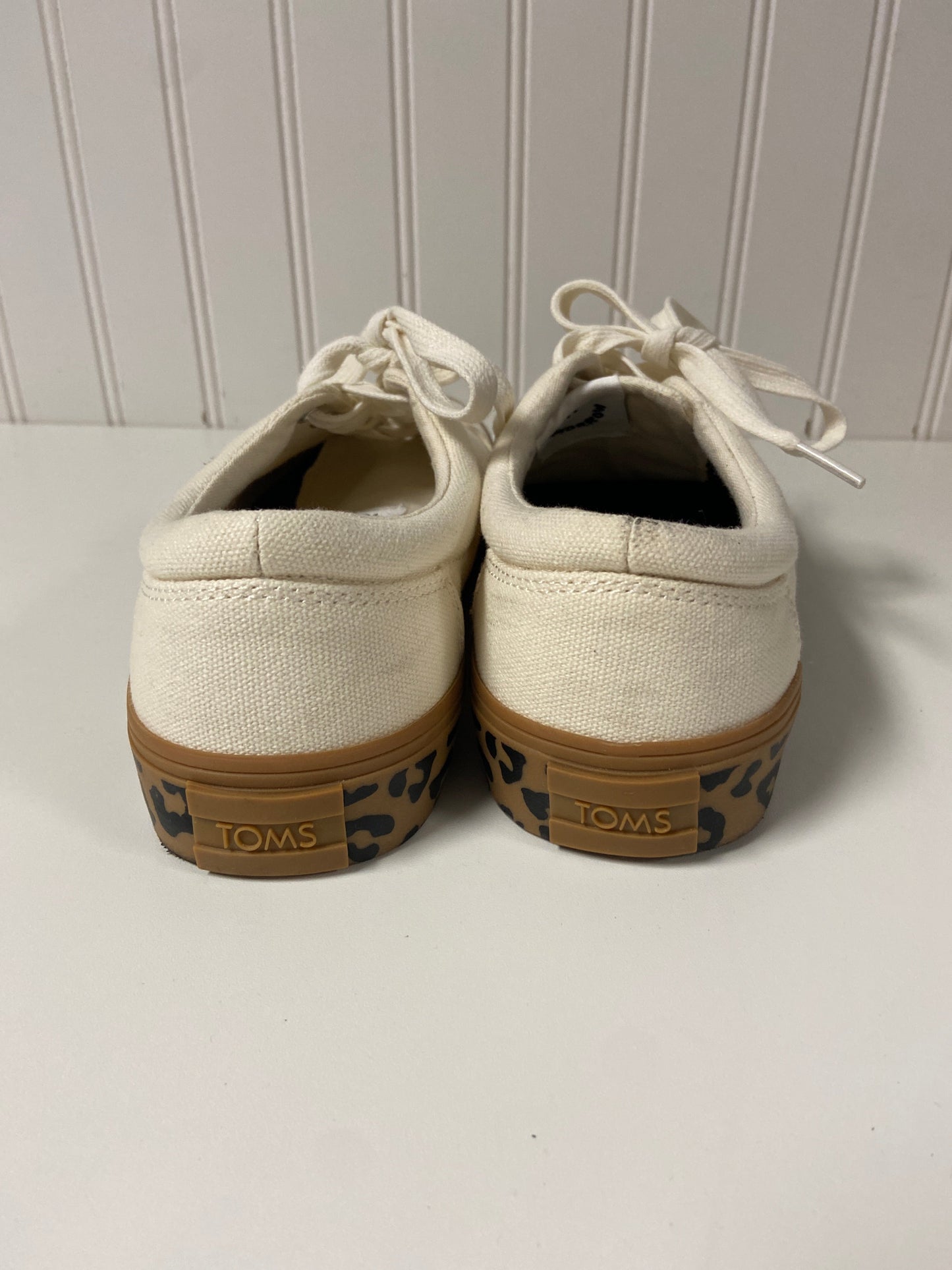 Shoes Sneakers By Toms In Cream, Size: 7.5