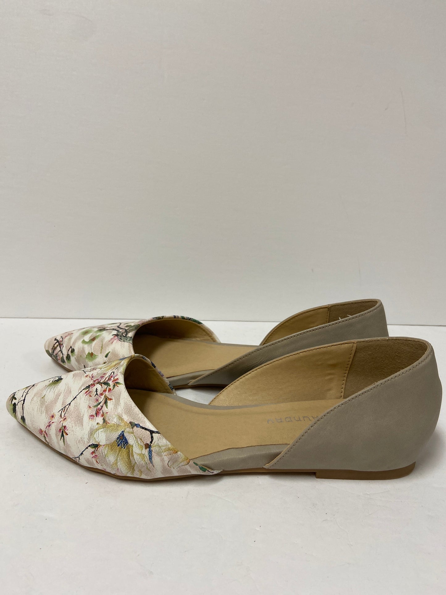 Shoes Flats Ballet By Laundry  Size: 8