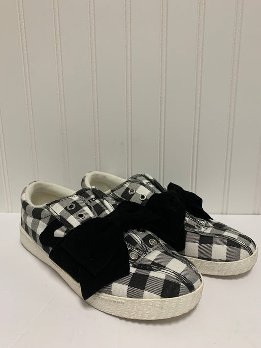 Shoes Sneakers By Clothes Mentor  Size: 6.5