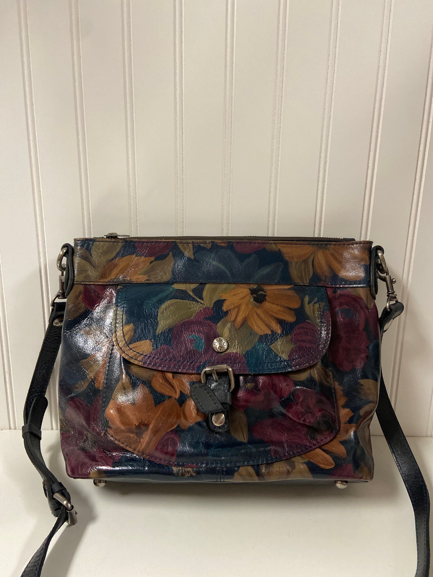 Crossbody Designer Patricia Nash, Size Medium