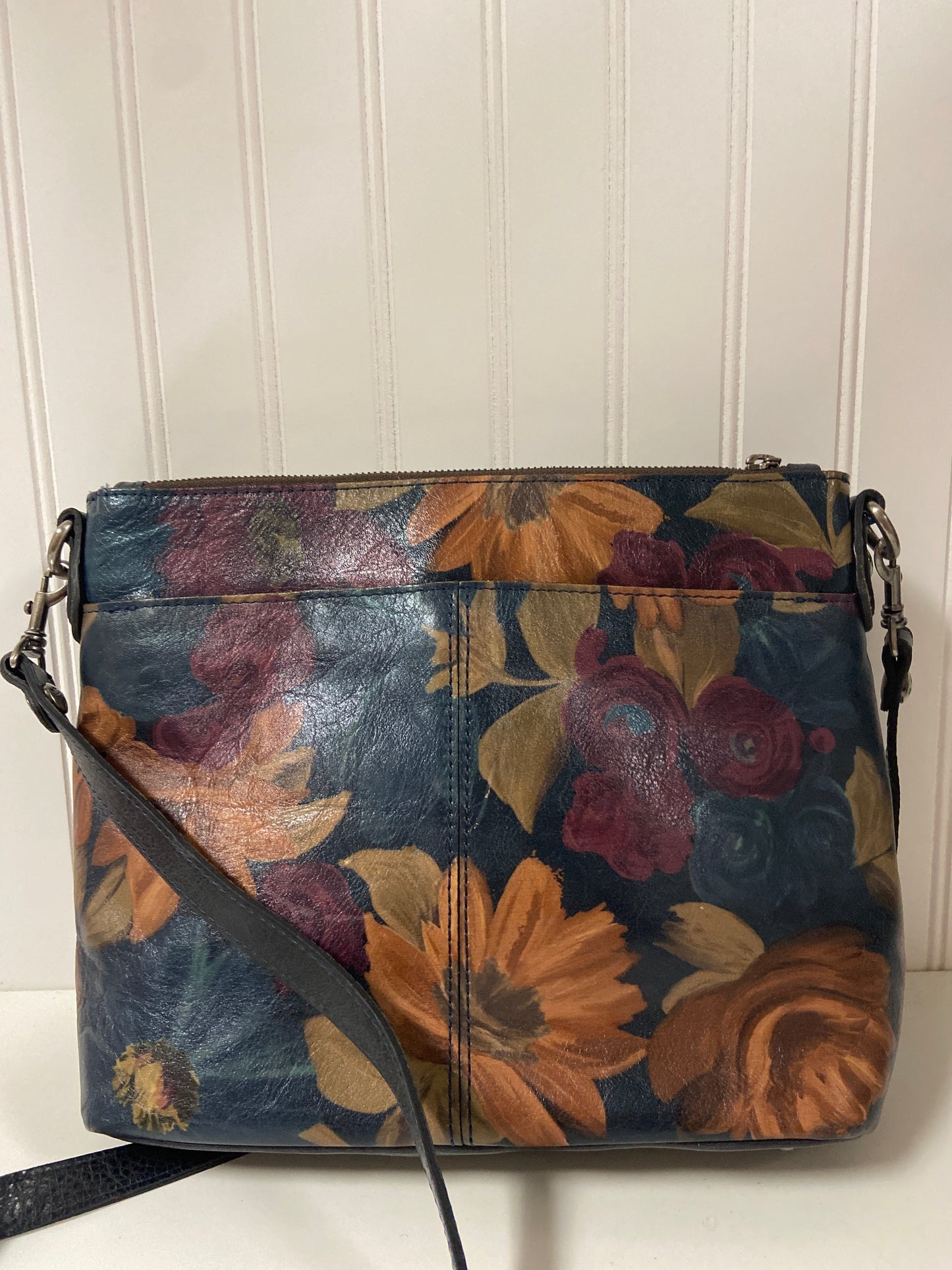 Crossbody Designer Patricia Nash, Size Medium