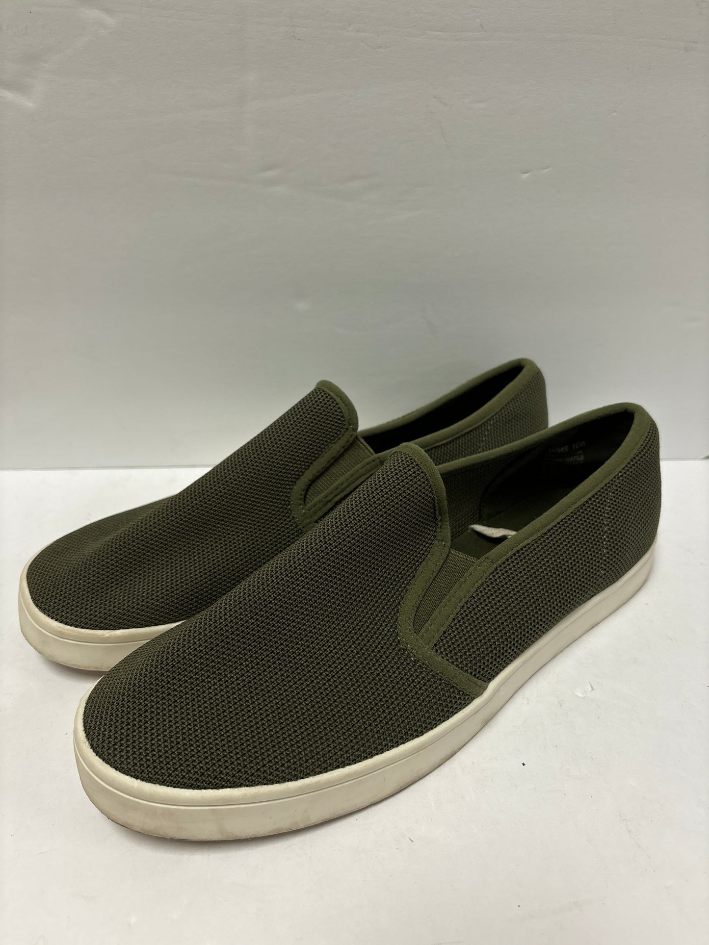 Green Shoes Flats Report, Size 10