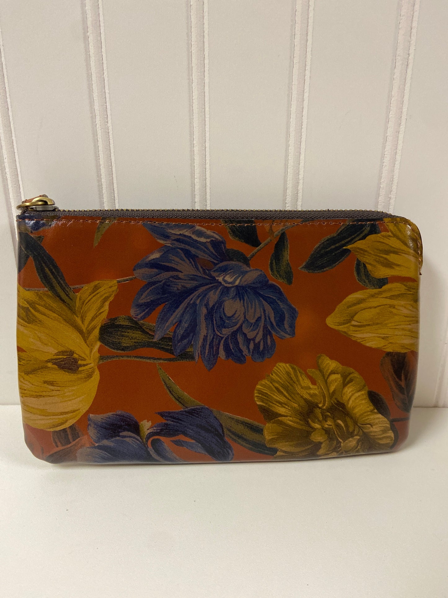 Wristlet Designer Patricia Nash, Size Medium