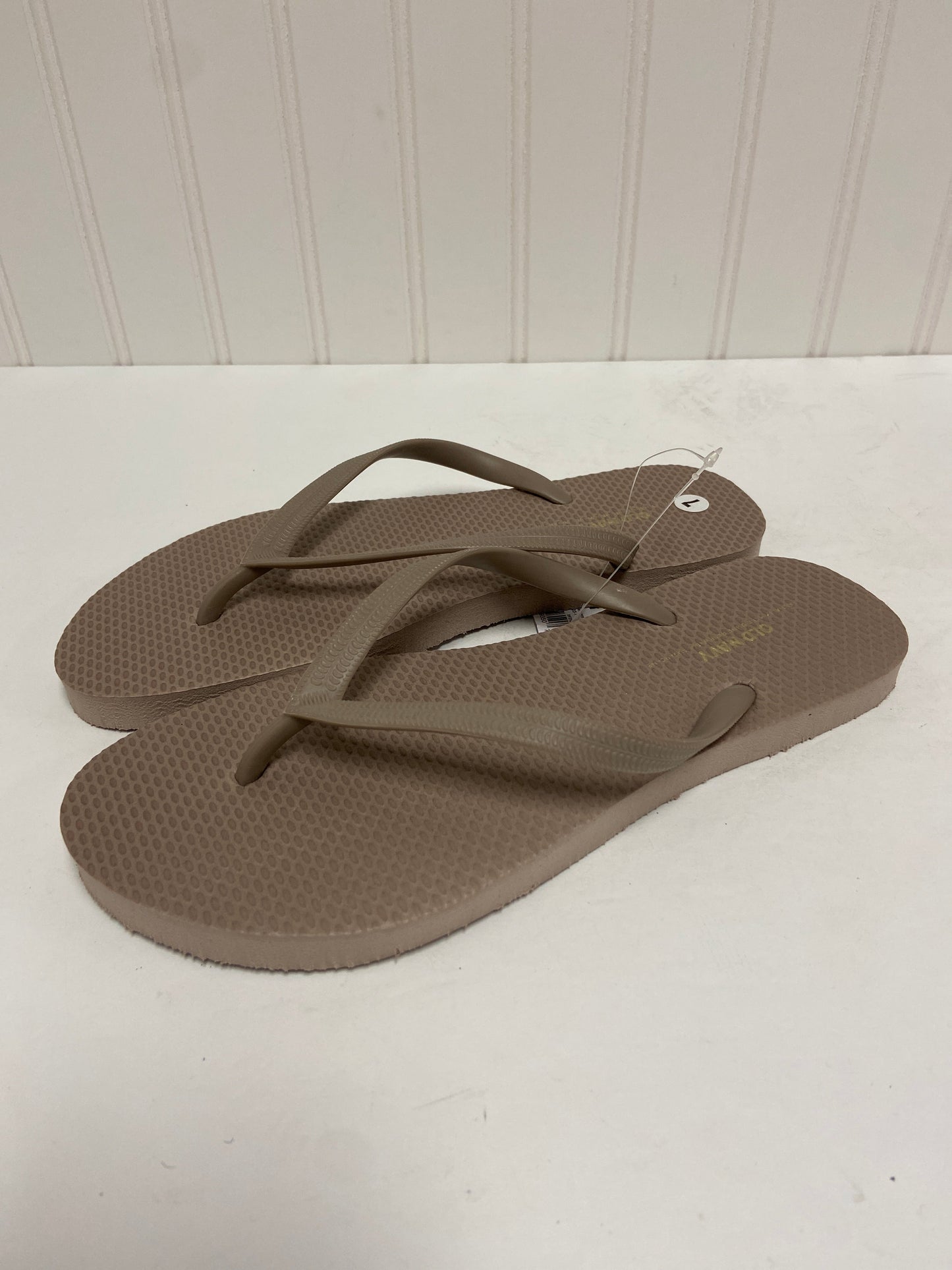 Taupe Sandals Flip Flops Old Navy, Size 7