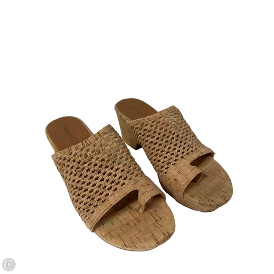 Sandals Heels Wedge By Bare Traps In Tan, Size: 8