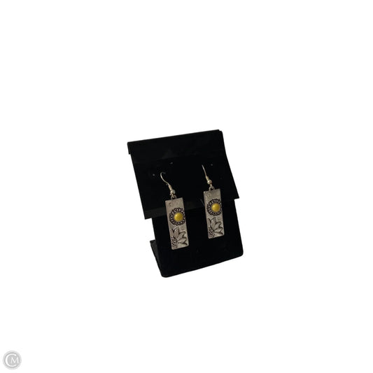 Earrings Dangle/drop By Clothes Mentor
