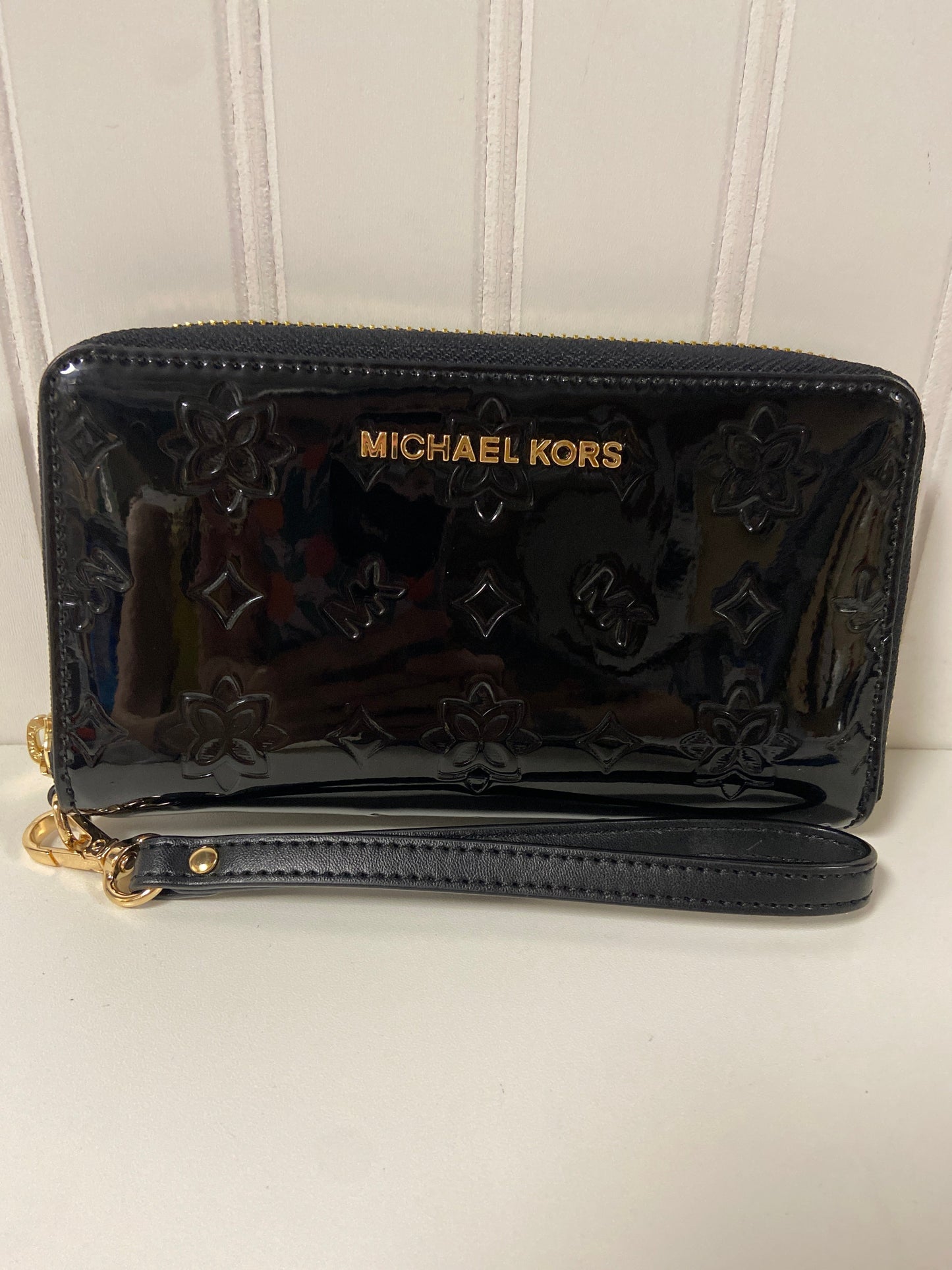 Wristlet Designer By Michael Kors, Size: Medium