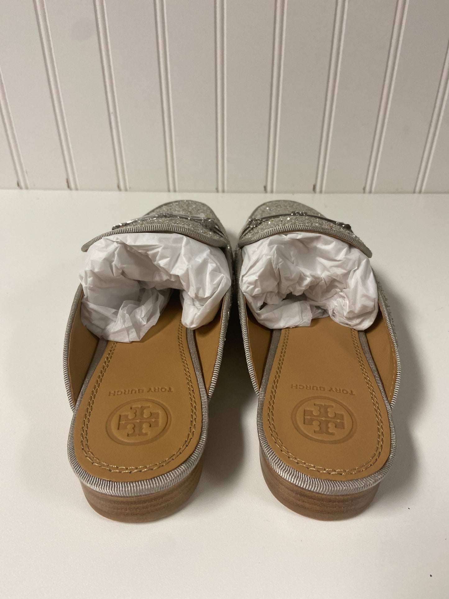 Shoes Designer By Tory Burch In Silver, Size: 8