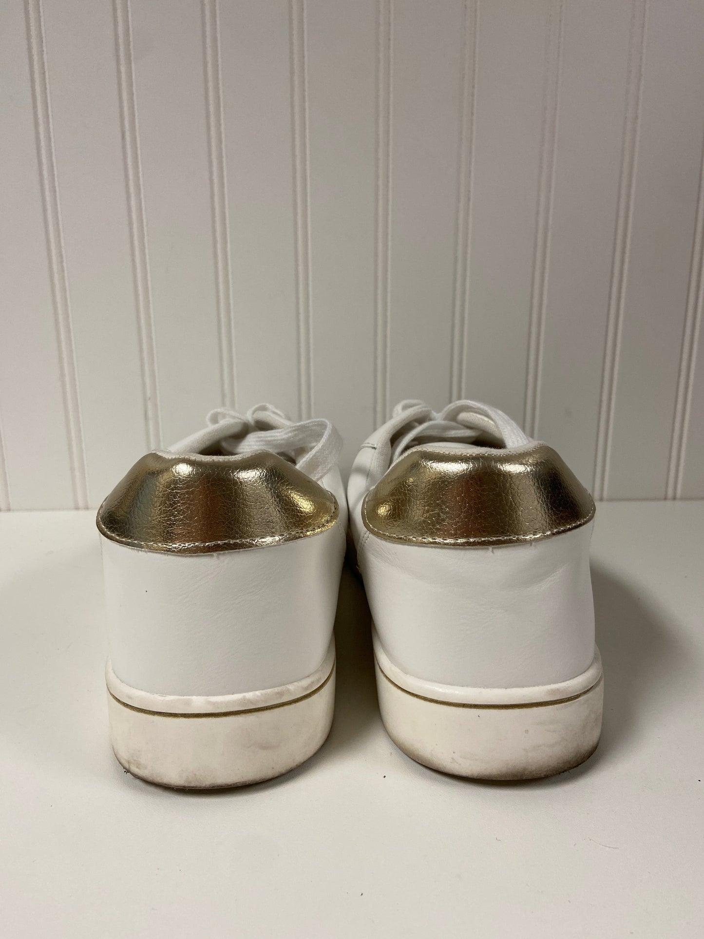 White Shoes Sneakers Mia, Size 9.5