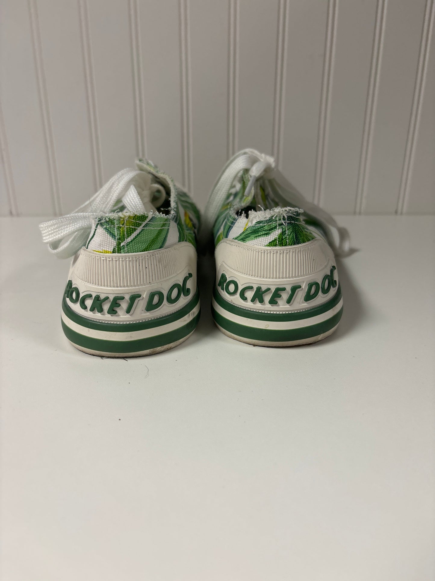 Shoes Sneakers By Rocket Dogs In Tropical Print, Size: 10