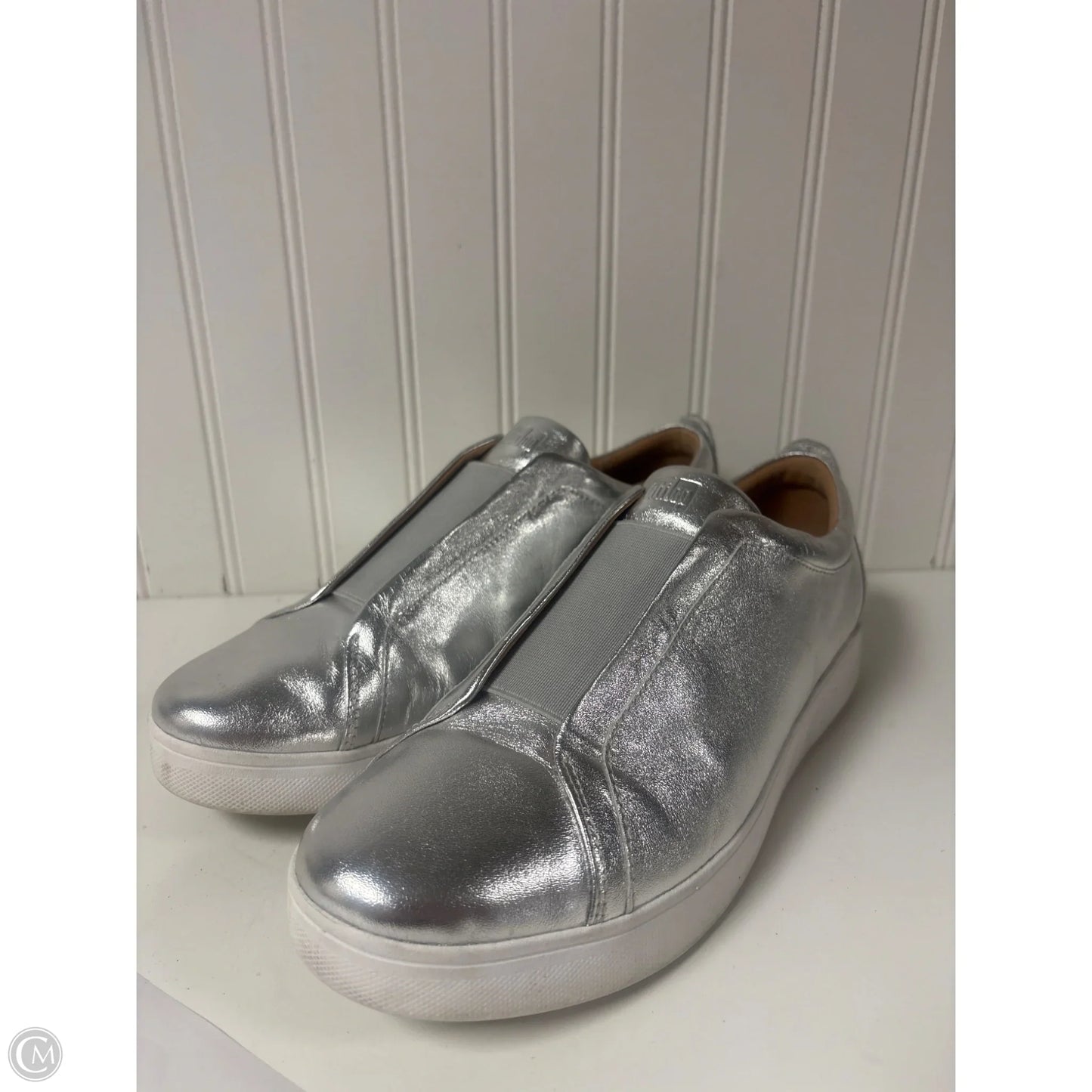 Shoes Sneakers By Fitflop In Silver, Size: 10