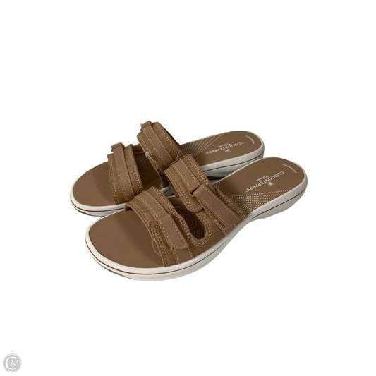 Sandals Flats By Clarks In Brown, Size: 7