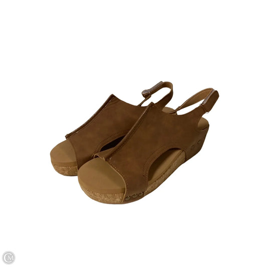 Sandals Heels Wedge By Cmf In Brown, Size: 11