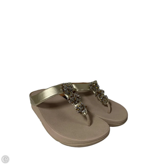 Sandals Flats By Fitflop In Gold, Size: 9