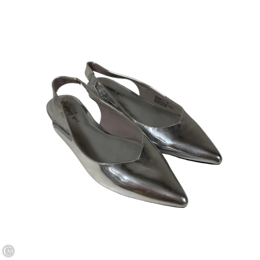 Shoes Flats By Madden Girl In Silver, Size: 10
