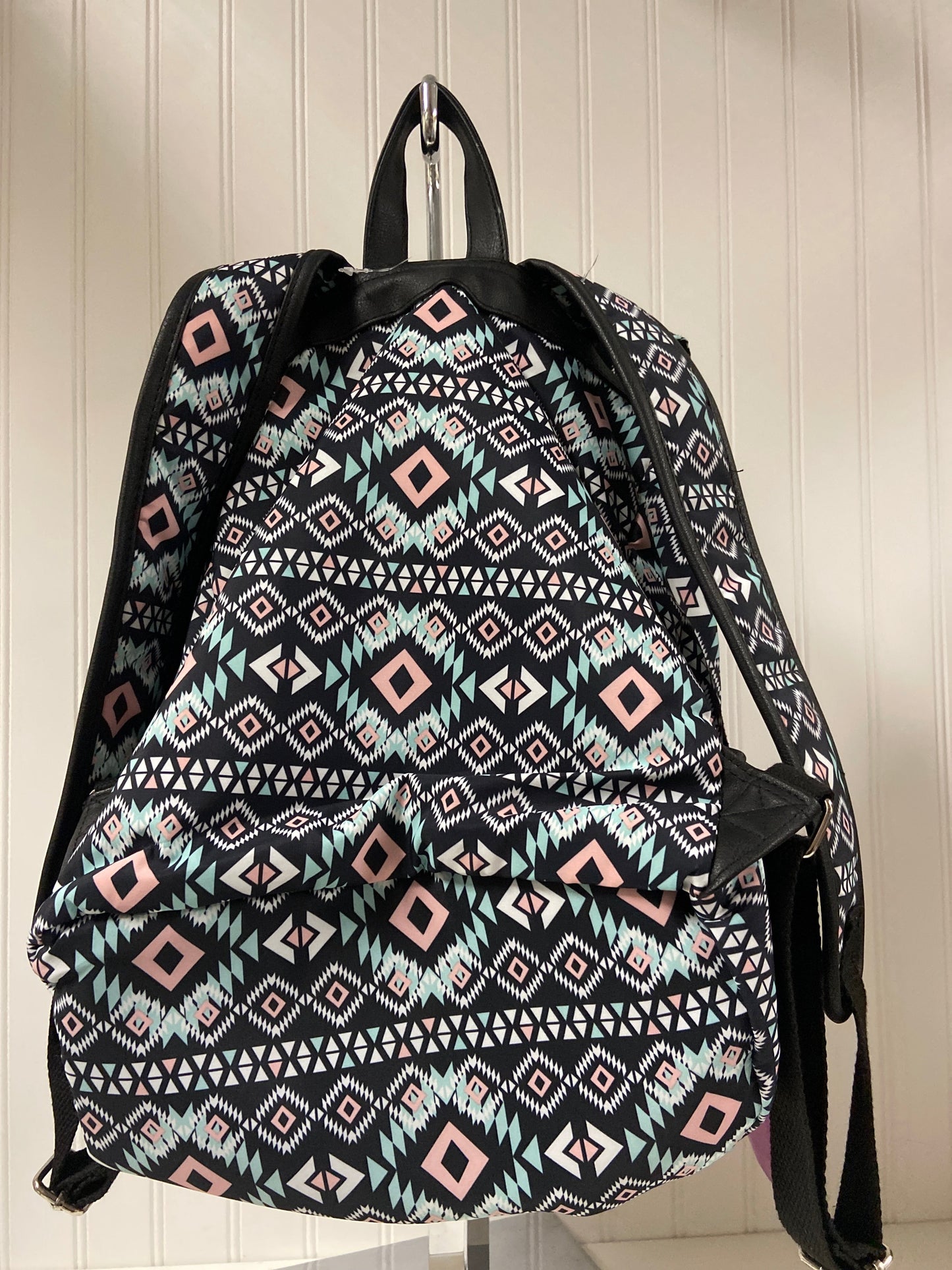 Backpack Clothes Mentor, Size Large