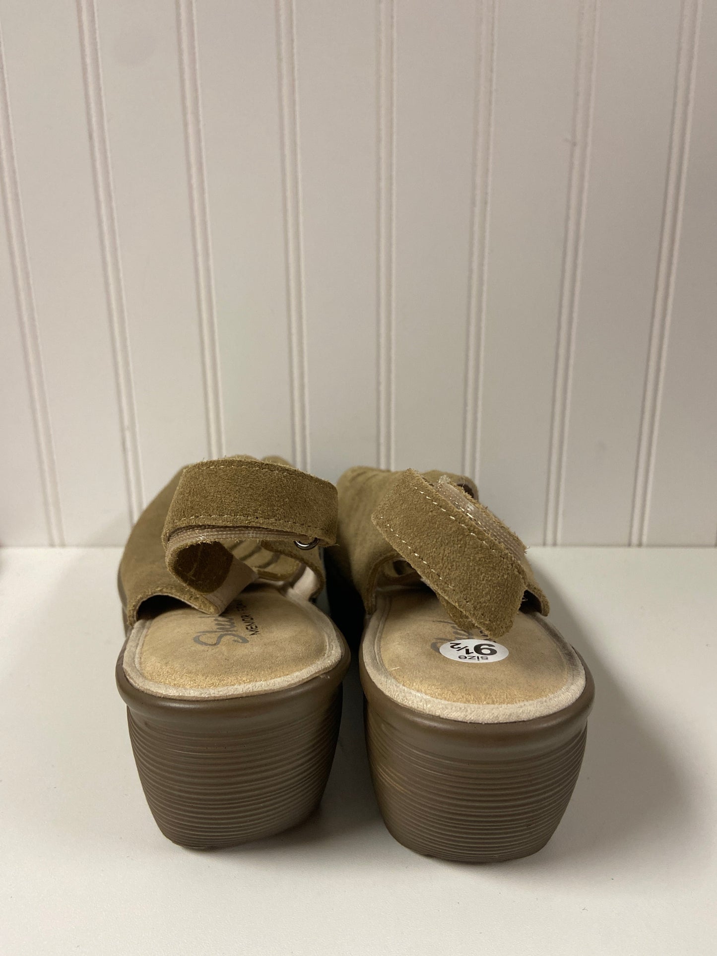 Taupe Sandals Heels Wedge Skechers, Size 9.5