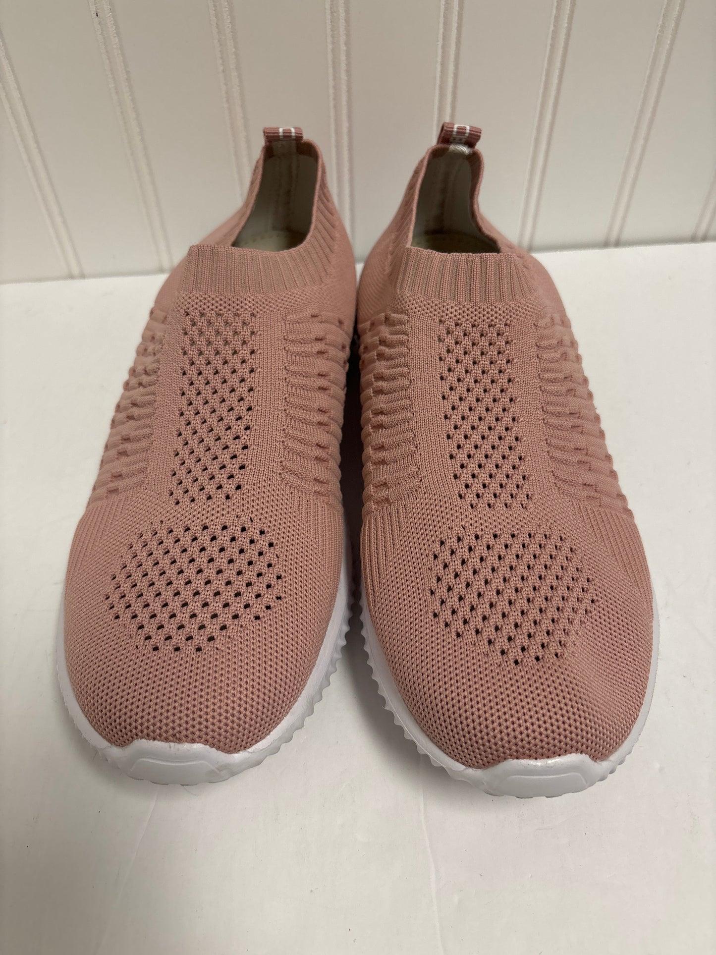Pink Shoes Sneakers Clothes Mentor, Size 8.5