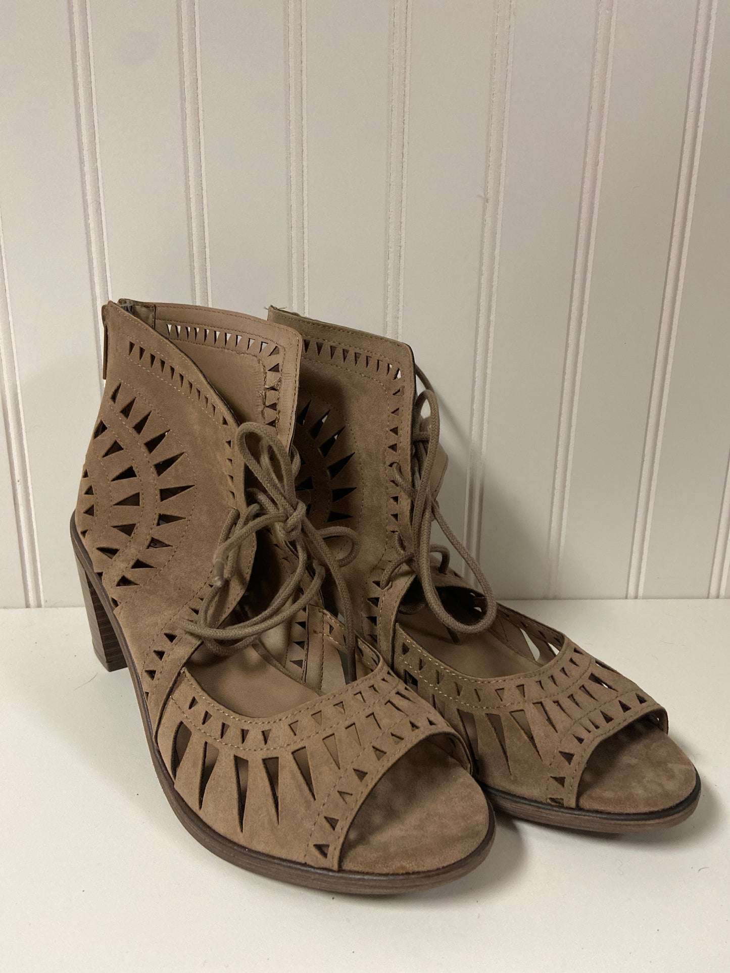 Taupe Sandals Heels Block Clothes Mentor, Size 9