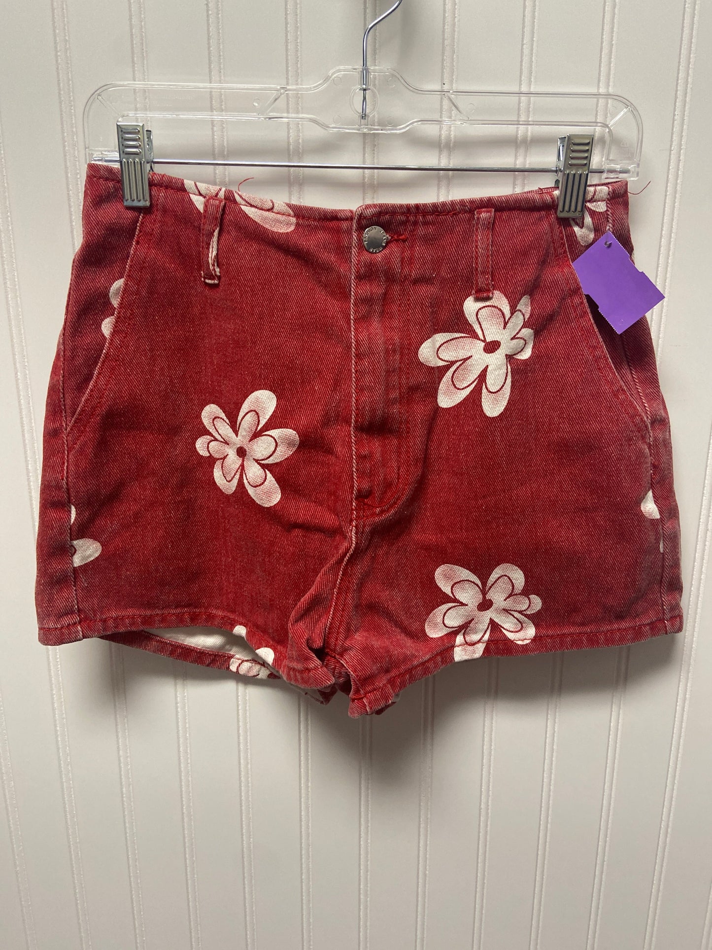 Red Shorts Clothes Mentor, Size 4