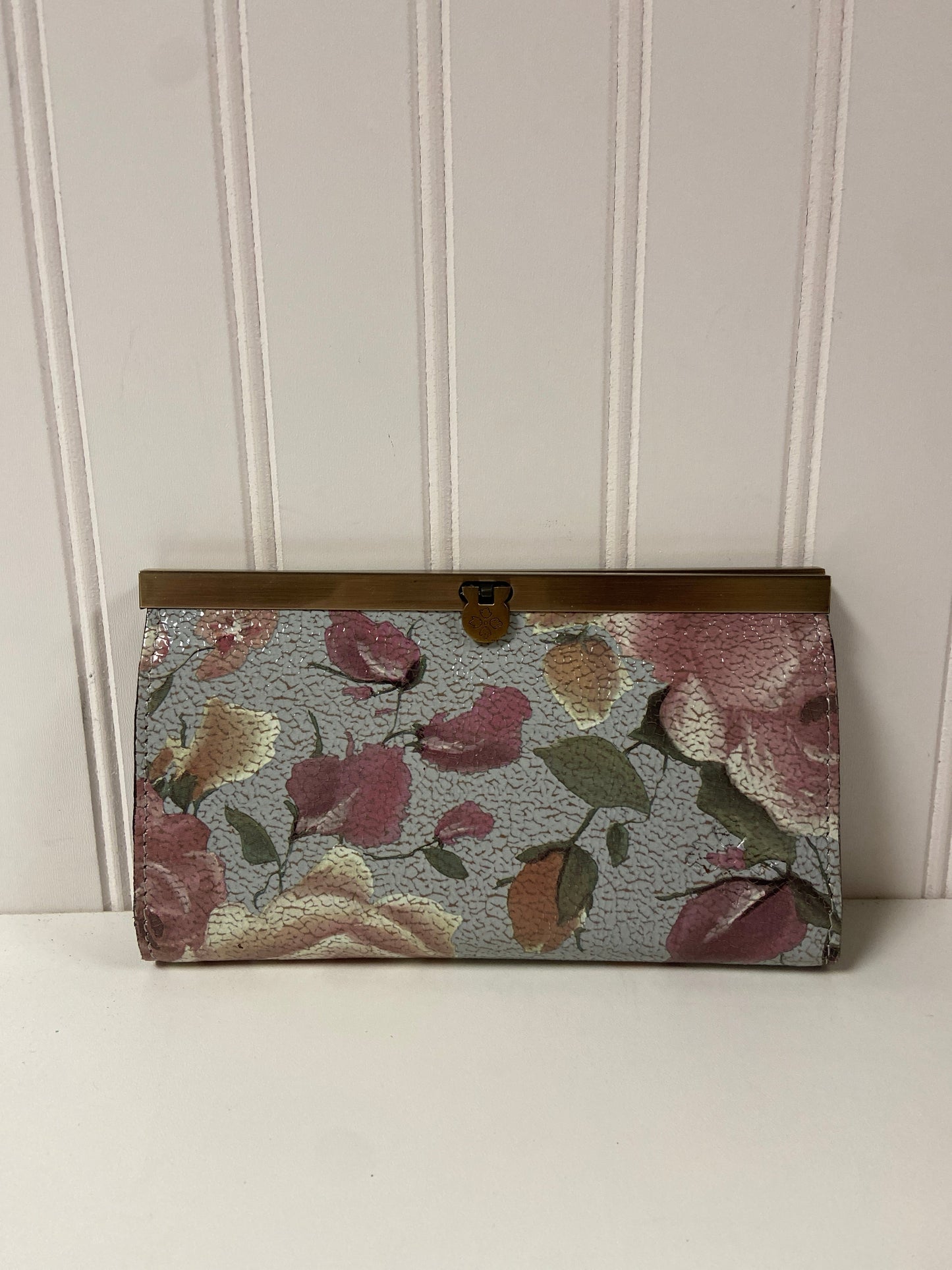 Wallet Designer Patricia Nash, Size Large