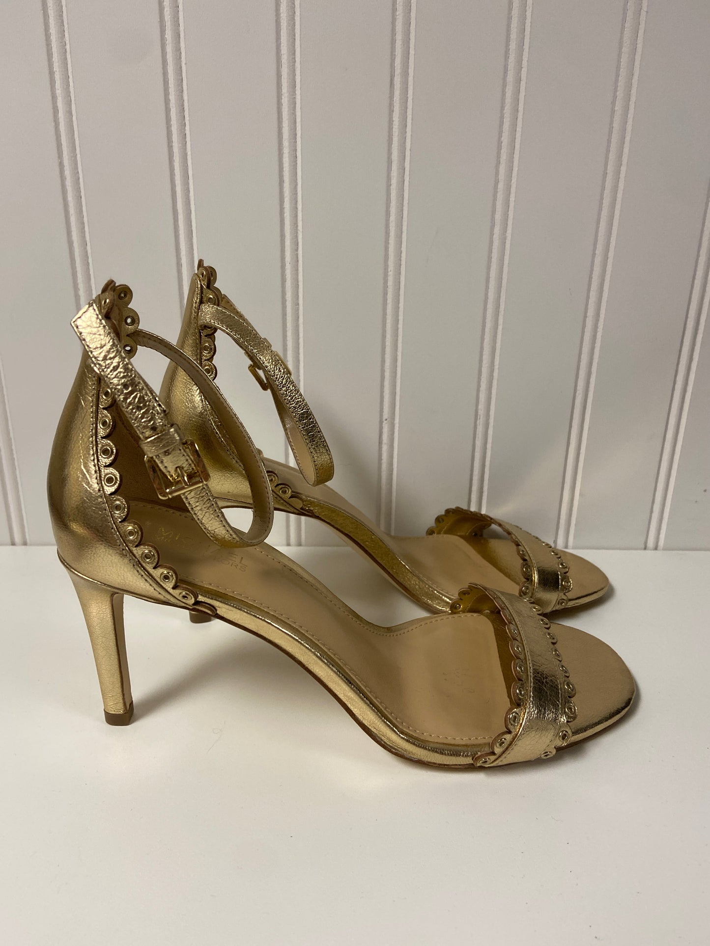 Shoes Designer By Michael Kors In Gold, Size: 6