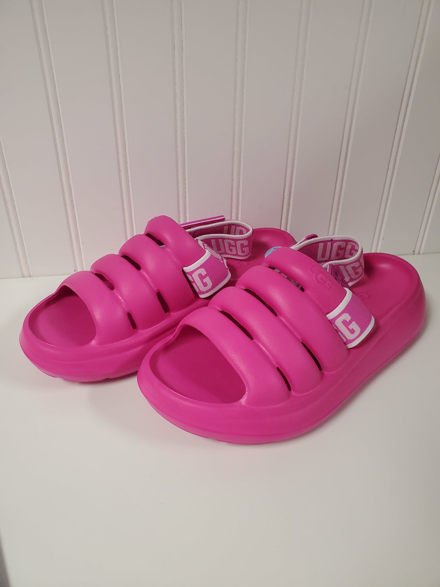 Sandals Designer By Ugg In Pink, Size: 6