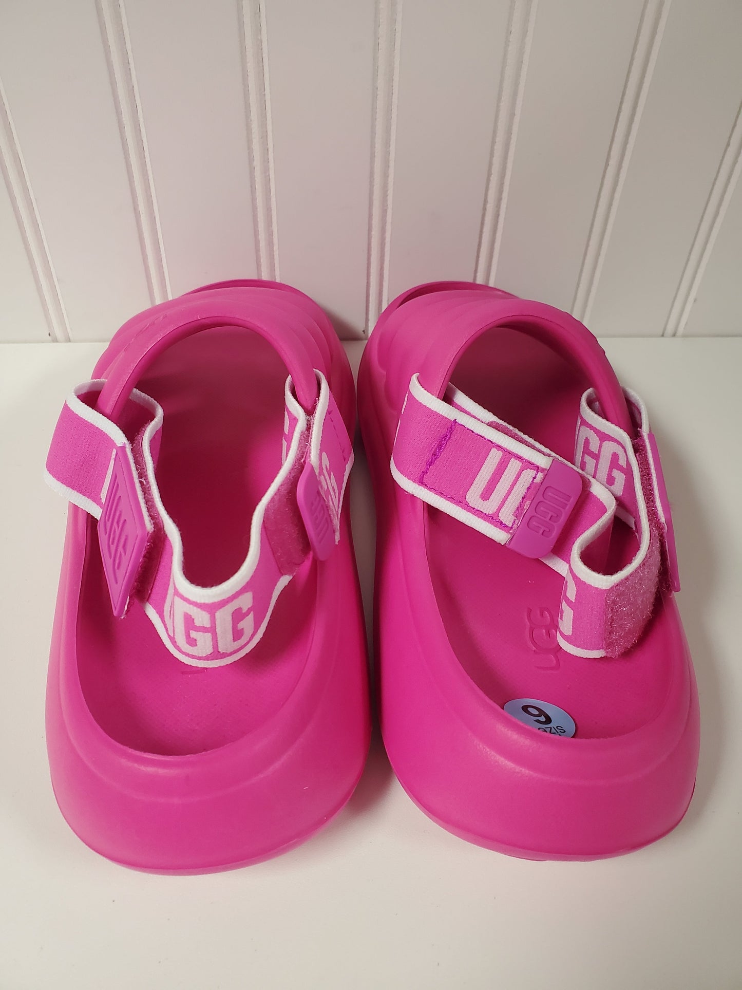 Sandals Designer By Ugg In Pink, Size: 6